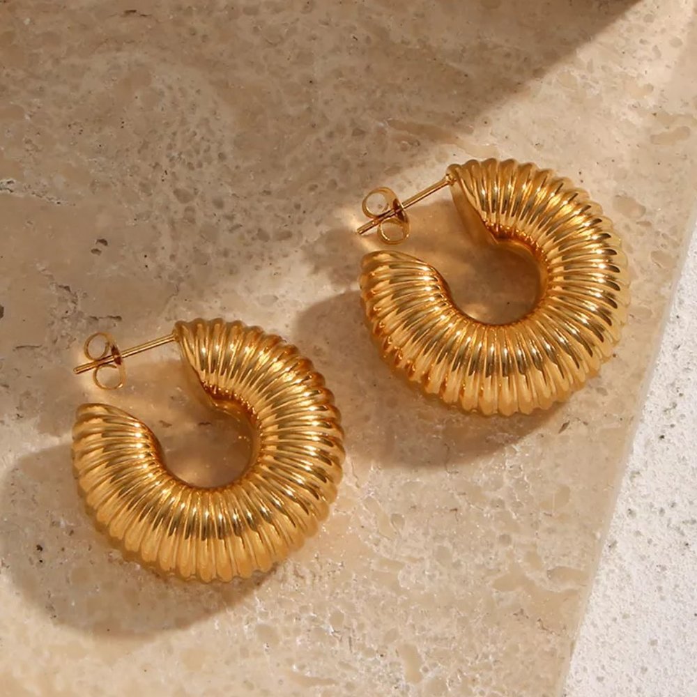 Vintage PVD 18K Gold Plated Hollow Chunky Textured Hoop Earring Stainles… - Picture 4 of 7